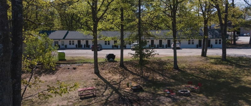 Inland Lakes Motel (Johnson Motel) - Web Listing (newer photo)